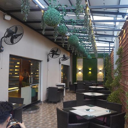 Swarg Hotel Sahiwal エクステリア 写真