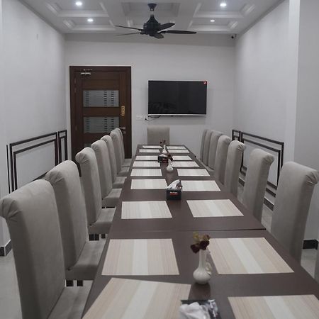 Swarg Hotel Sahiwal エクステリア 写真