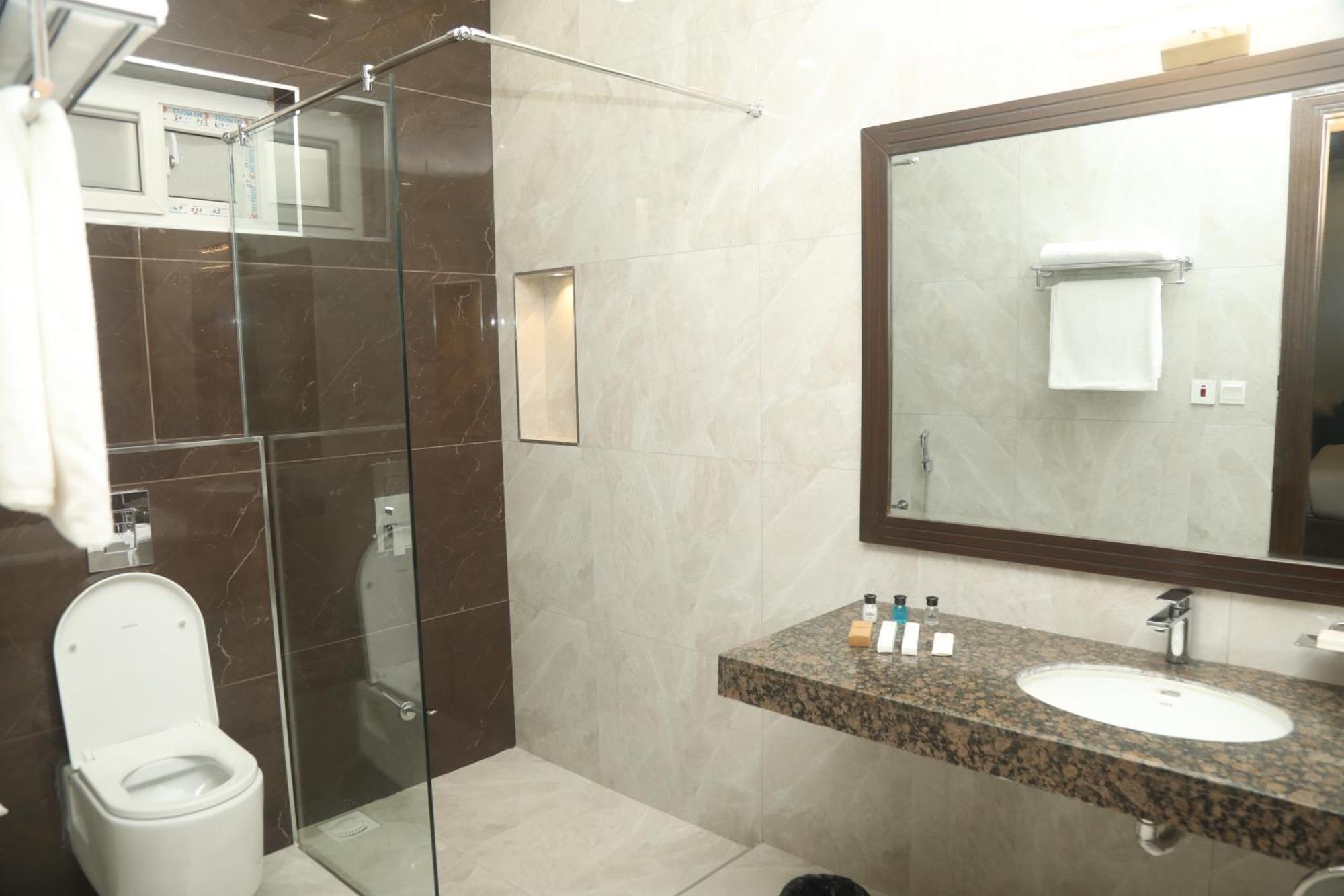 Swarg Hotel Sahiwal エクステリア 写真