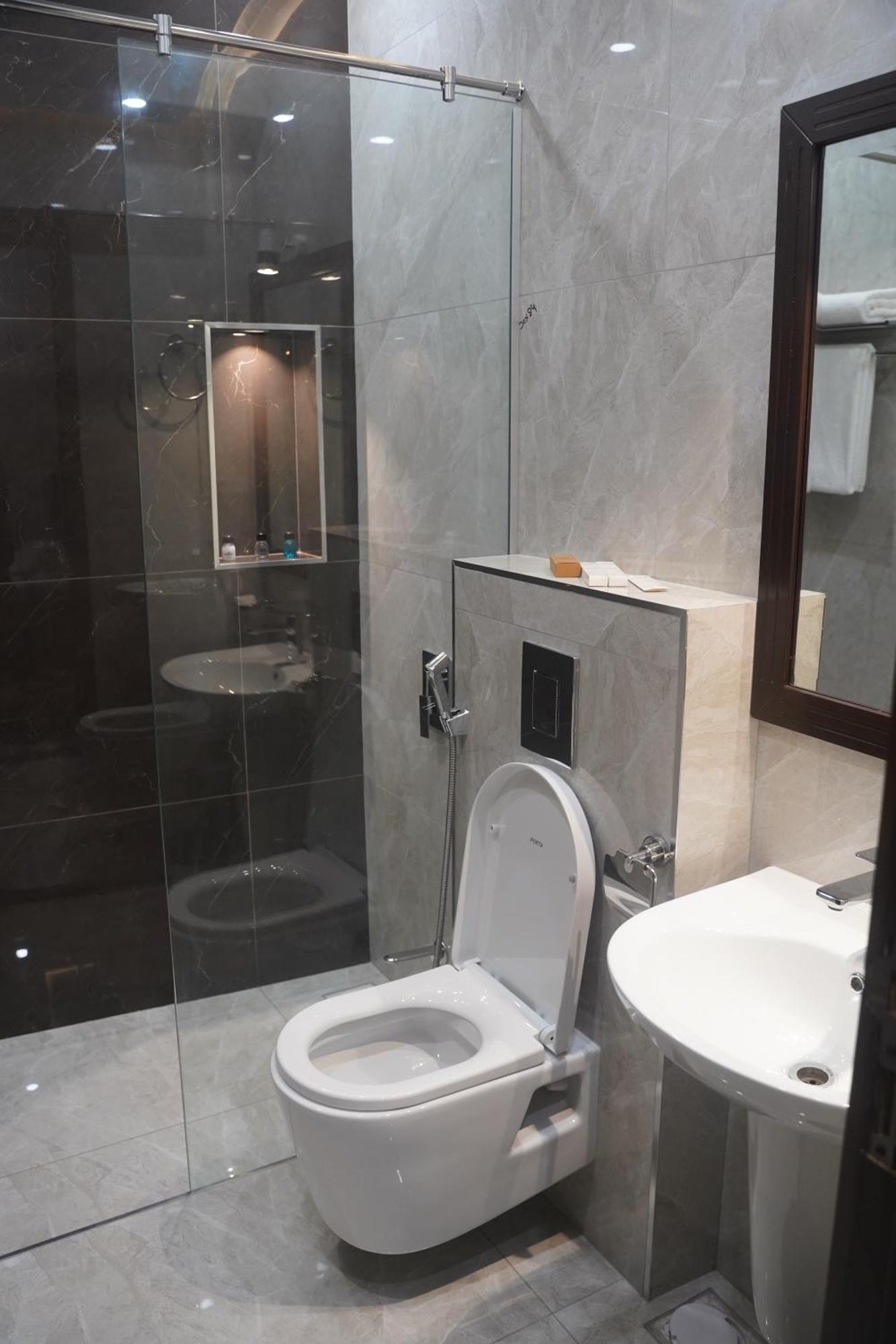 Swarg Hotel Sahiwal エクステリア 写真